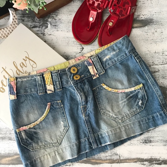 Zara Dresses & Skirts - Zara denim Mini skirt sz 4